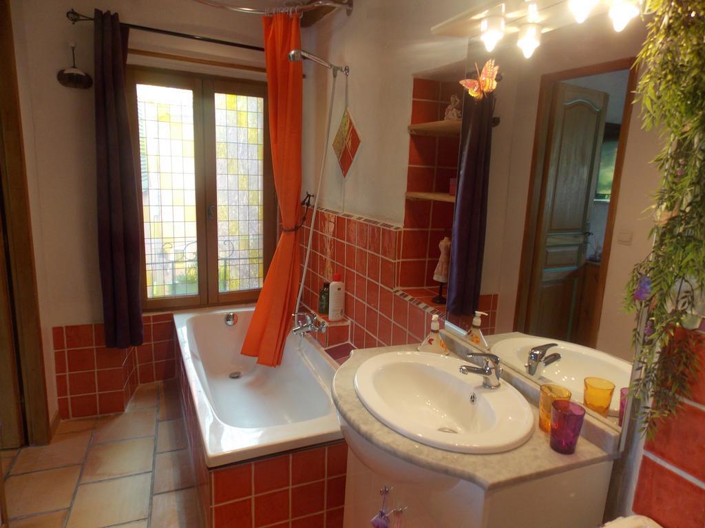 La Maison Du Bonheur Aups Phòng bức ảnh