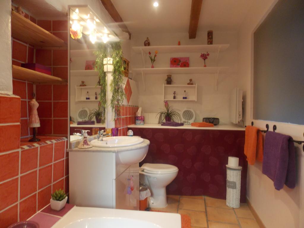 La Maison Du Bonheur Aups Phòng bức ảnh
